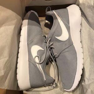 Grey Nike Roshe One GS - size 7Y